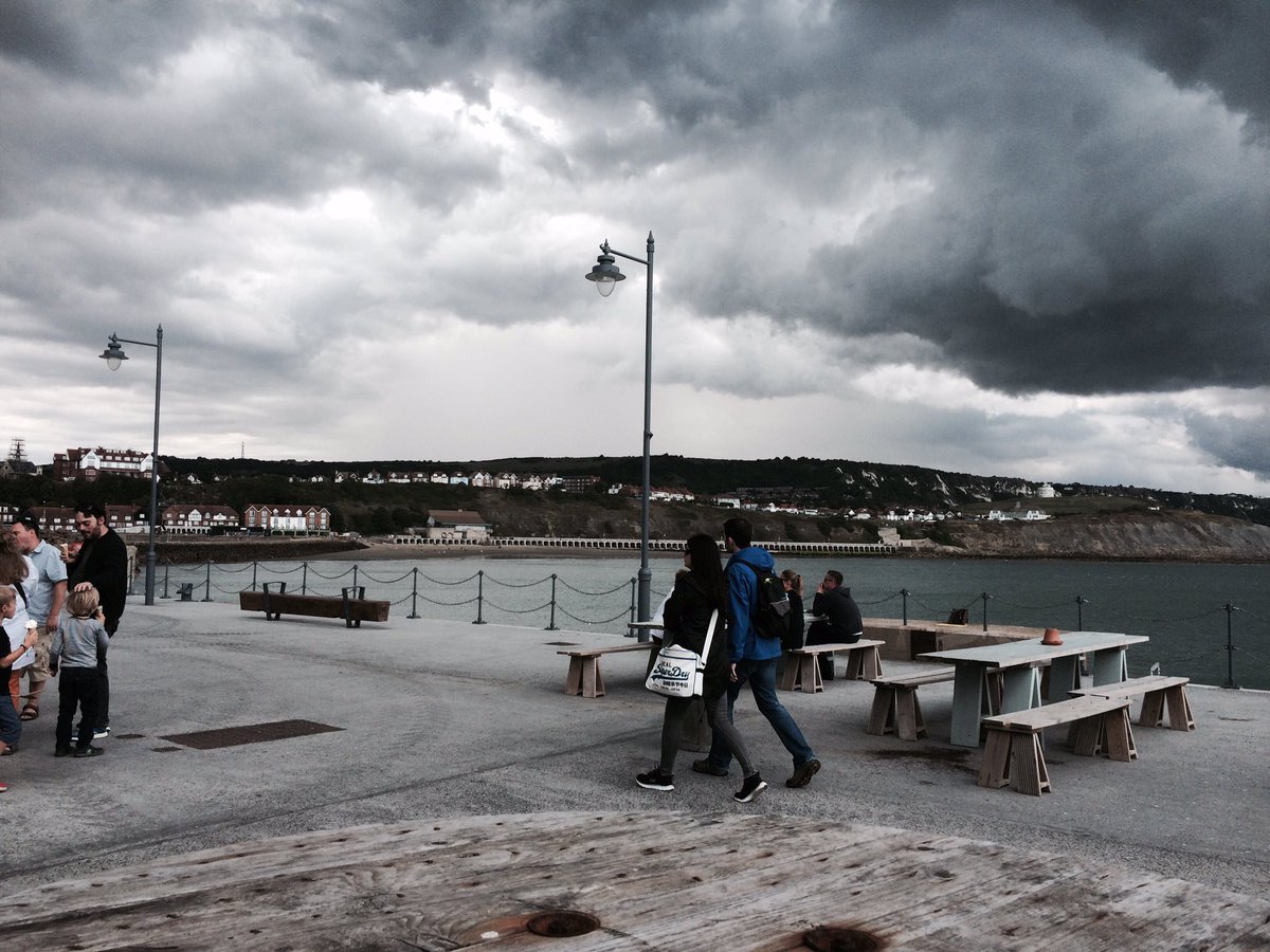 gr8rfolkestone's tweet photo. Four Seasons In One Day 🌧☀️🌊❄️but still great to hangout here regardless of the weather @FstoneHbourArm https://t.co/CxQUeZ8F9R