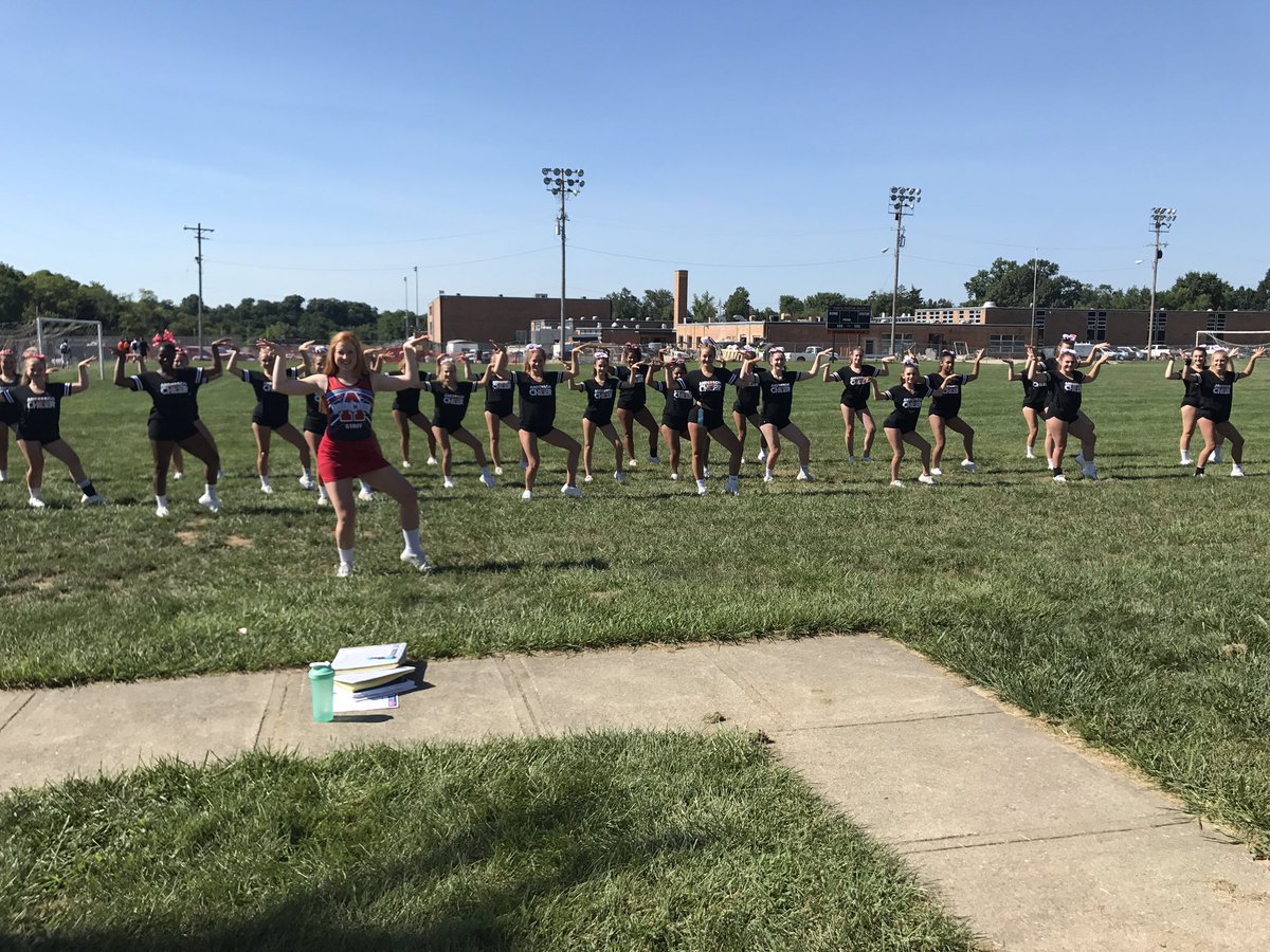AmeriRyley's tweet photo. Working hard here this morning at Anderson HS! 🎀 @AmeriJessica  #30CY https://t.co/JFXZCJuiCx