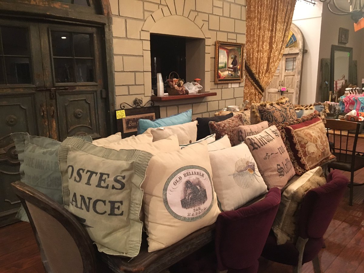 PoshWinfield's tweet photo. Select pillows are 60% off! Come spend this beautiful day with us! https://t.co/gcZnZbGQfc