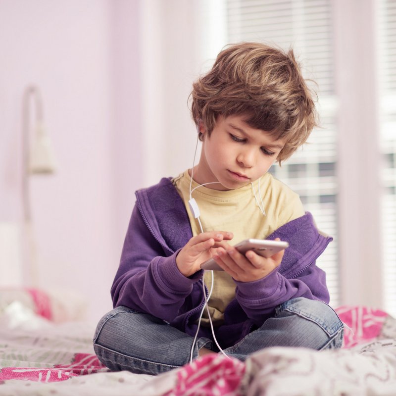 Test4Time's tweet image. Feel better handing your kids the phone, with help from Test 4 Time. Learn more at test4time.com