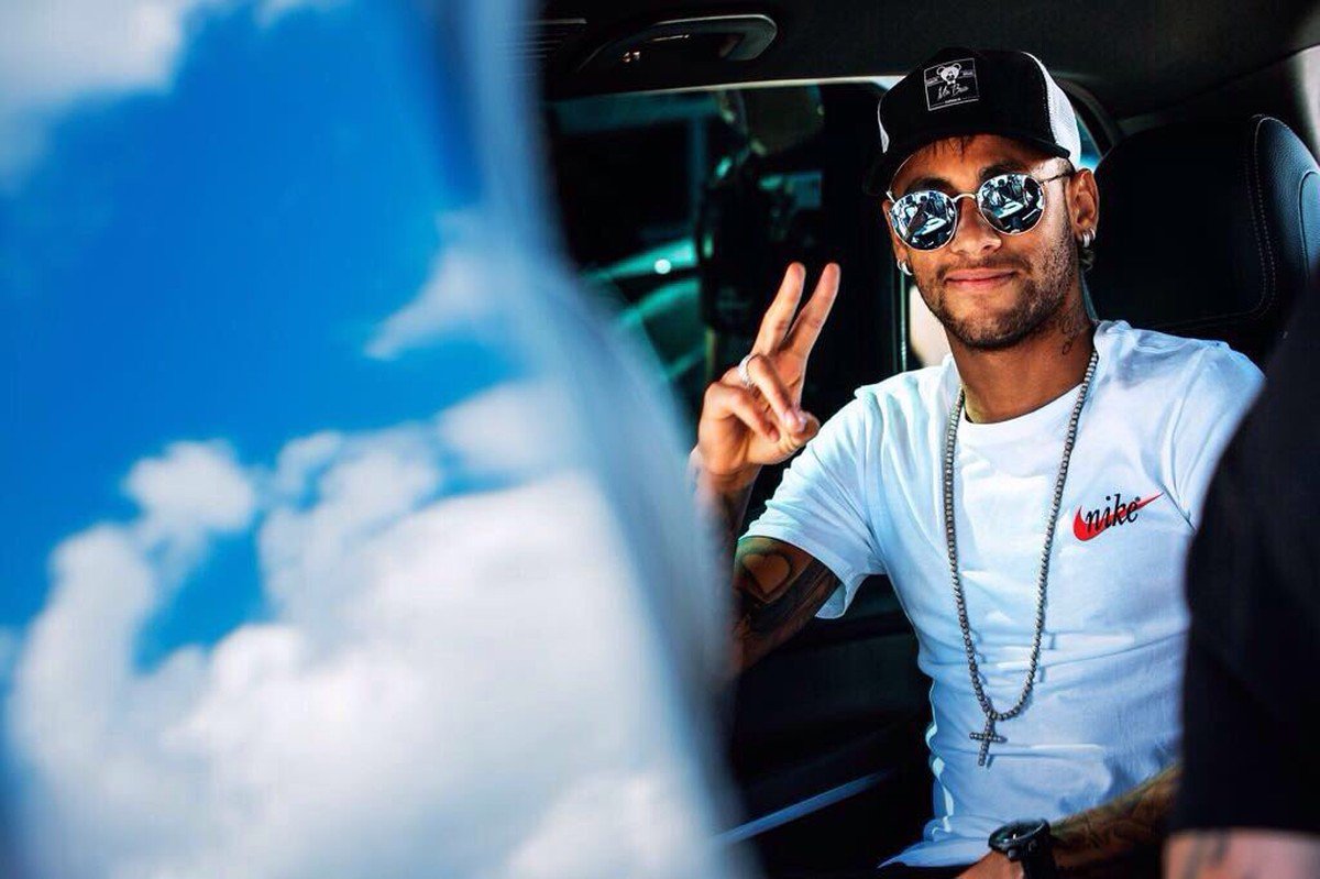 Neymar desembarca em Paris para ser apresentado como reforço do PSG
crwd.fr/2v8Lmf5 #timbeta