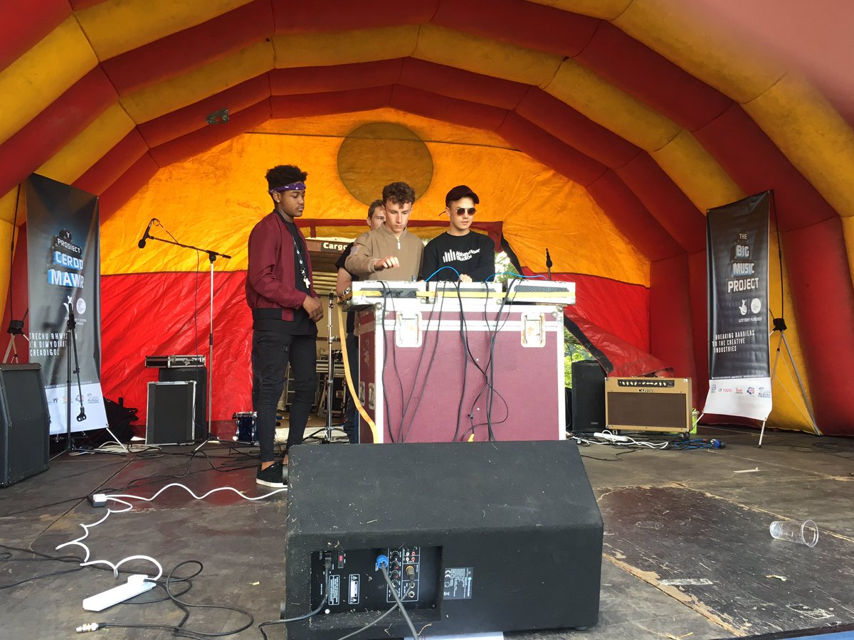 IntroFest18's tweet photo. The time has come @AkmaSwansea takeover! #INTROFEST17 https://t.co/9bxX6VjsxK