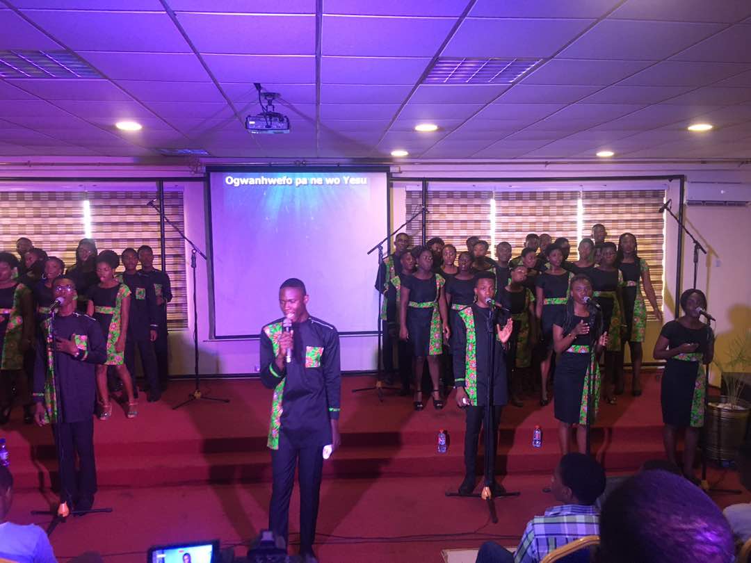 icgccalvaryteen's tweet photo. #Overflow17  choir taking us to another level. Atmosphere of worship..😇 https://t.co/SN6Gn0AsFE
