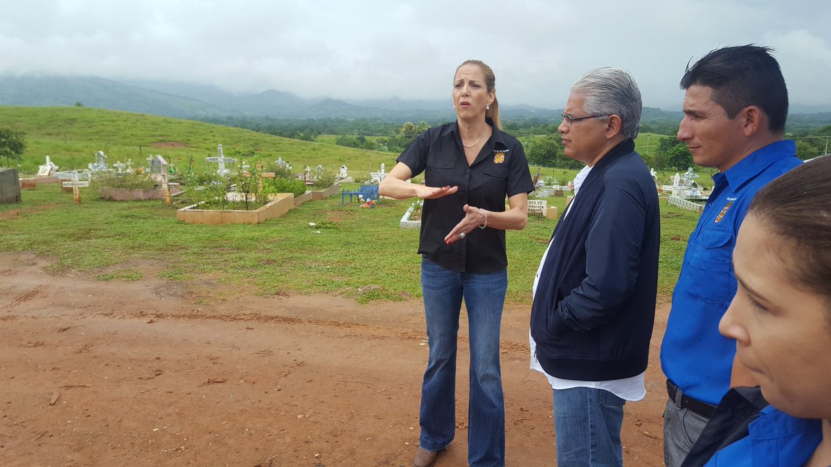 Panamaalcaldia's tweet photo. Visitamos obras de remodelación de Cementerio Municipal de #Utive. Adecuación de terreno, muro perimetral y oficinas administrativas. https://t.co/8ZNdQx3YYj