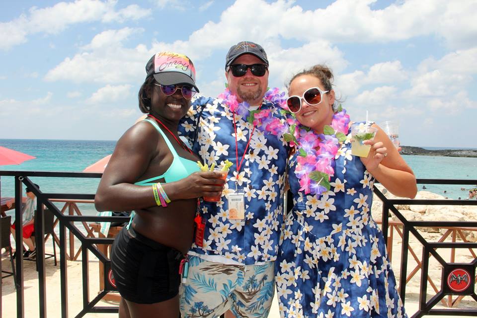 WAKA_Kickball's tweet photo. How to Have a Great Summer Party: https://t.co/UMINUSkiH7 #befunner #funnersummer https://t.co/j589BasVt9