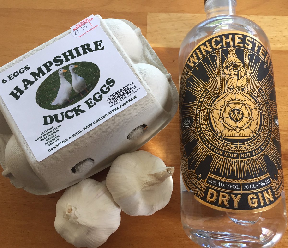 TrafMillBrewCo's tweet photo. Always try to #buylocal, well I am from Winchester. @TheGarlicFarm @Winchester_Gin @HampshireLife https://t.co/kp9tu4SMcO