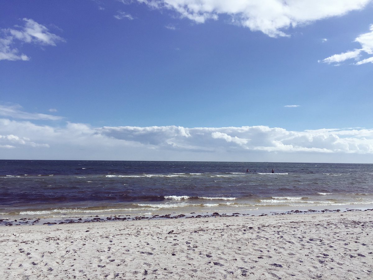 laflasa's tweet photo. Ett eftermiddagsdopp i Falsterbo #bad7 #10bad #varmasthittills https://t.co/wpoD7H6RFV