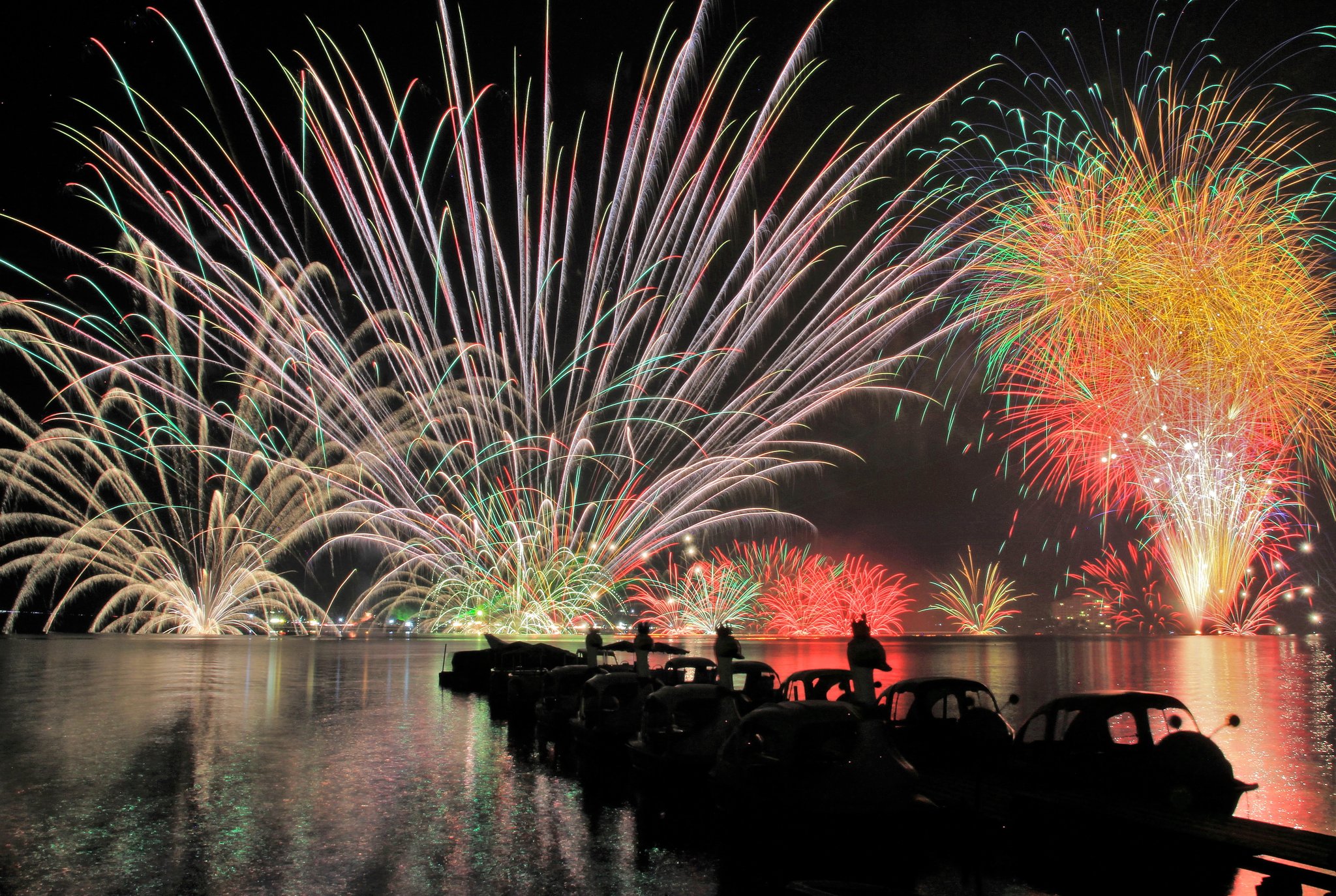 Twitter 上的まさる 榛名湖水中花火大会 榛名湖 花火大会 水中花火 榛名の祭り花火大会https T Co Gxqyjssnli Twitter