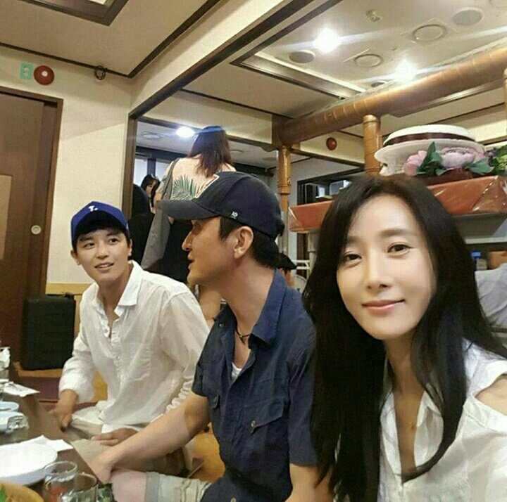 photobomber detected, how cute! 😜😝

#SevenDayQueen
#QueenForSevenDays
#YeonWooJin
#AnnaDojiwon
#JangHyunSung