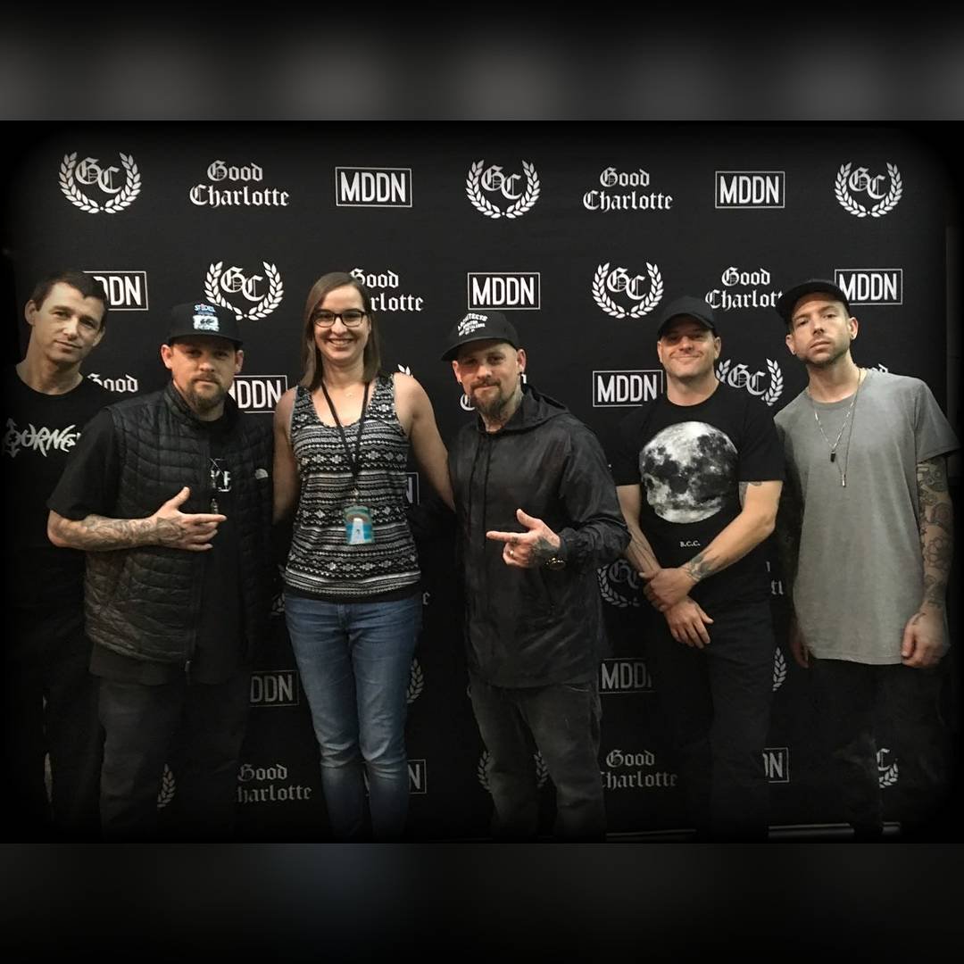 Yvi1407's tweet photo. When dreams come true... ❤ It's GC, baby 😍 #SYATS @GoodCharlotte @JoelMadden @benjimadden @BigPaulThomas @TheBillyMartin @ButterworthDean https://t.co/R4QdTj0qkf