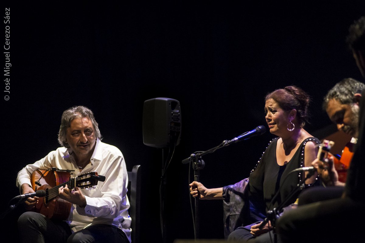 <a href="/Rocio_Marquez_/">Rocío Márquez</a> y <a href="/LoleOficial/">Lole Montoya Oficial</a> abrieron las galas <a href="/festcanteminas/">Festival Internacional del Cante de las Minas</a>. Allí estuvimos y nació esto: alaireyacompas.es/resenas/agua-t… #CanteMinas17