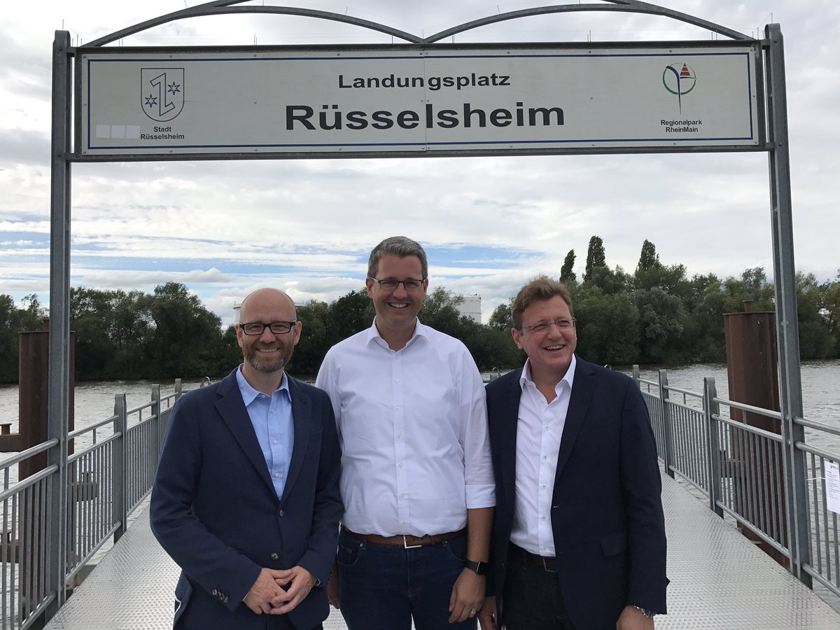 AchimWeidner's tweet photo. #Rüsselsheim / #CDU General @petertauber, #OPBP @PBurghardt und Bundestagskandidat Stefan Sauer bei "Wein am Main" https://t.co/xE0OU3fCiy