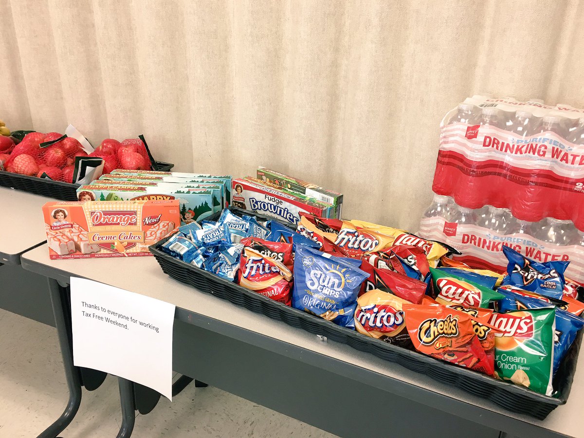 Thanking our awesome team for working hard this Tax Free Weekend!! #T2228 👚👕✏️✏️ <a href="/timcachat/">Tim Cachat</a> <a href="/ginasullivan25/">Gina Sullivan</a>