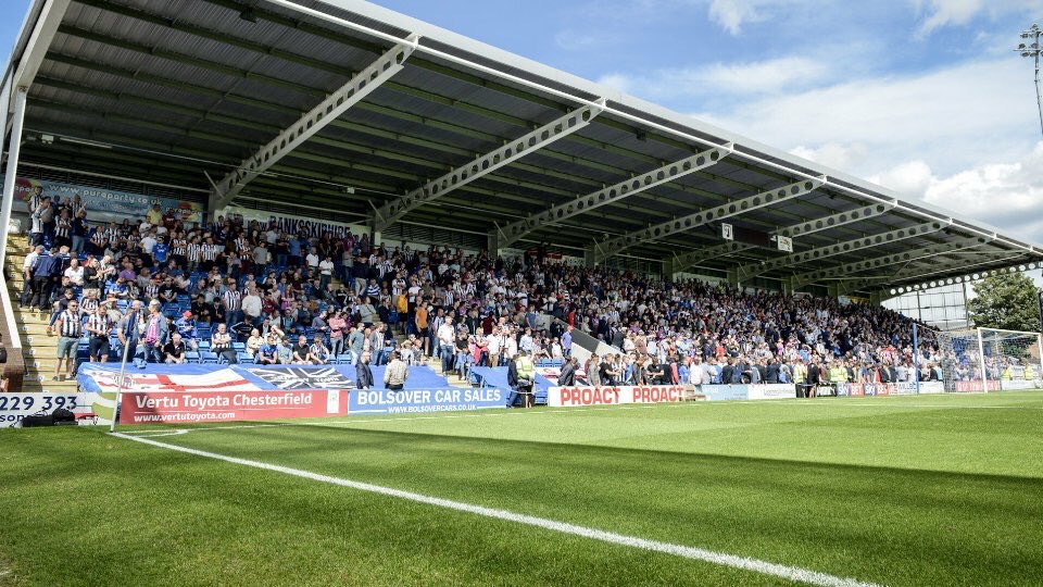 AwayDays_'s tweet photo. 2,700 Grimsby fans at Chesterfield today. #GTFC https://t.co/gw8SYBkq2e