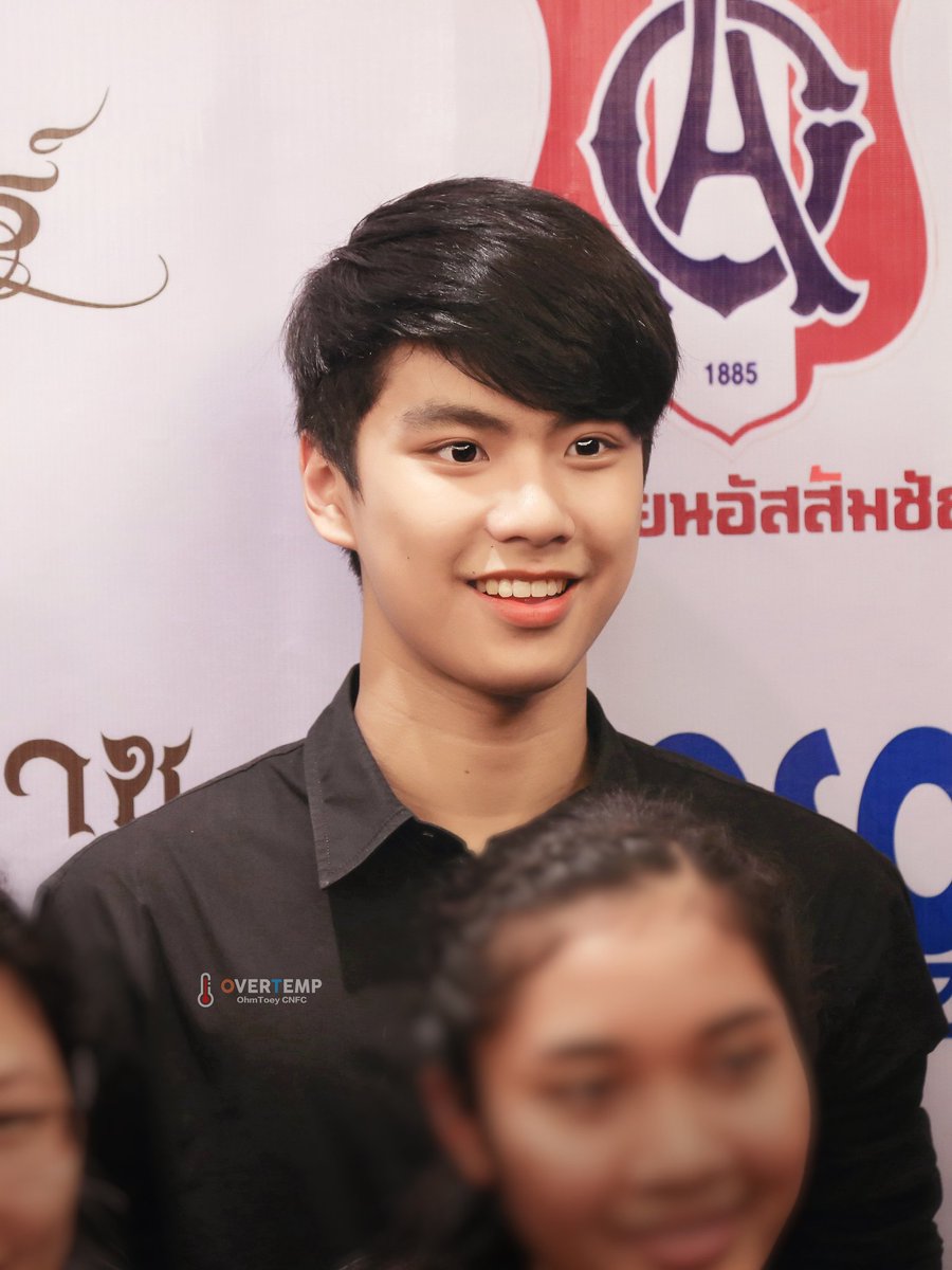 OverTempChinaFC's tweet photo. @ohmpawatt 
Sparkling eyes~~~Nice smile.😀😊💕
#ohmpawat #MakeitrightSS2 https://t.co/nFZEZvxQmr