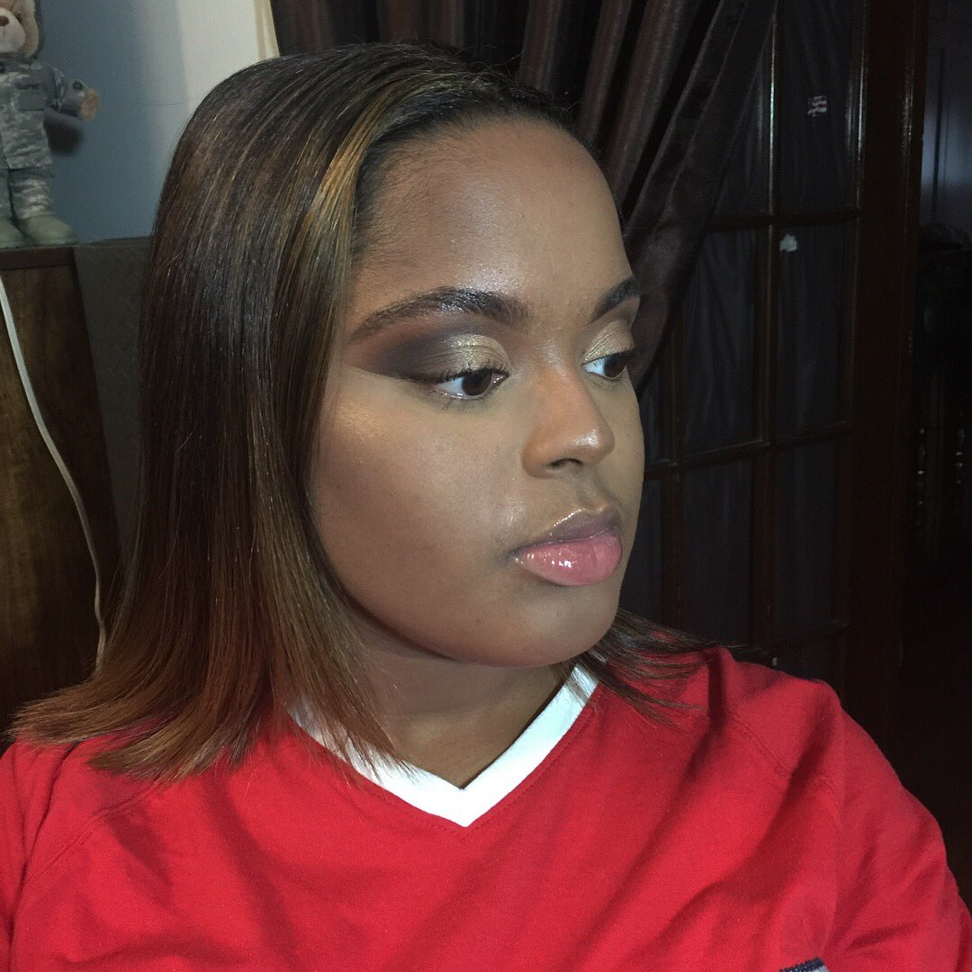 BeautyByPapiLiz's tweet photo. 18 y/o #aspiringcosmetologist ✨ https://t.co/VA4j3vsiEl