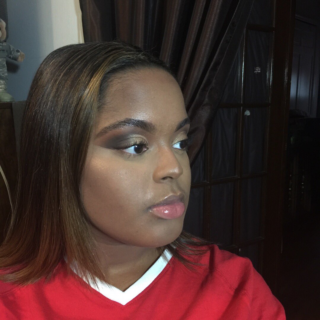 BeautyByPapiLiz's tweet photo. 18 y/o #aspiringcosmetologist ✨ https://t.co/VA4j3vsiEl
