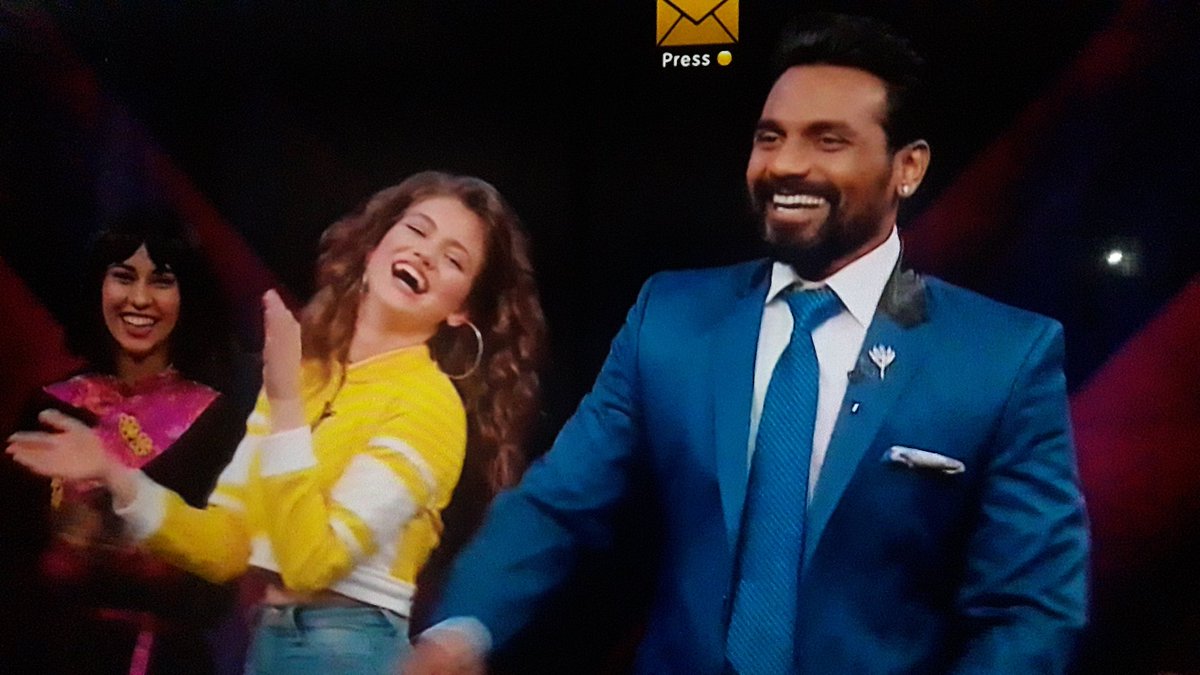 SSangchoju's tweet photo. Thank you so much @iAm_Dytto for coming to India! 😍😍😍😍 Happy to watch you on Indian TV! #starplusHD #DancePlus3 

Thanks @remodsouza Sir! https://t.co/FFCqLRdxCM