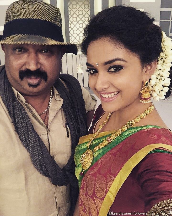 Follow_Keerthy's tweet photo. Queen During Chennai Silks ad shoot
@KeerthyOfficial #expression queen
โ
โ
โ
#keerthy #keerthysuresh #kitty #keesuma https://t.co/W4ovbnVDC2