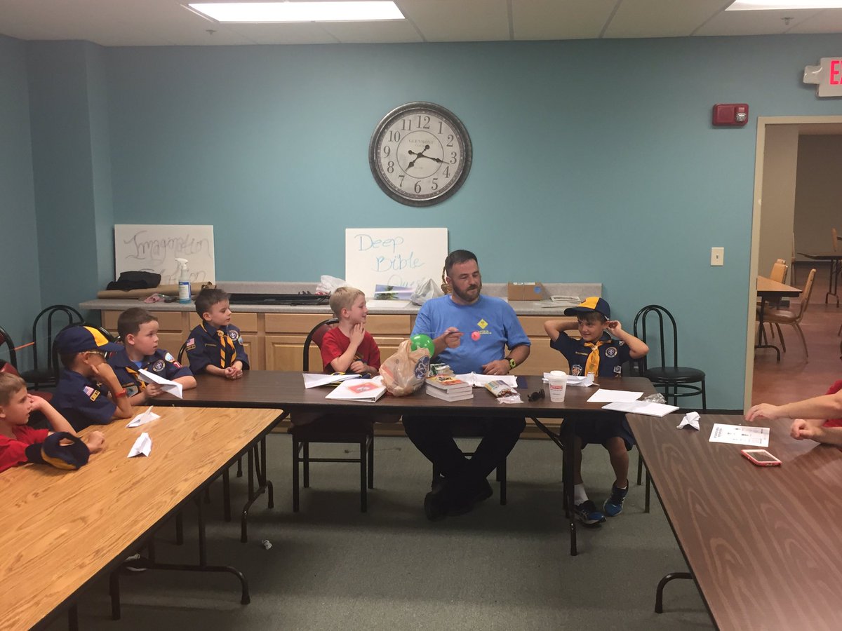 BSAPack702's tweet photo. #Pack702 #cubscouts #DenMeeting #WolfDen investigate "does air weigh anything?" #scouting #discovery https://t.co/Ac3vtiSqQM