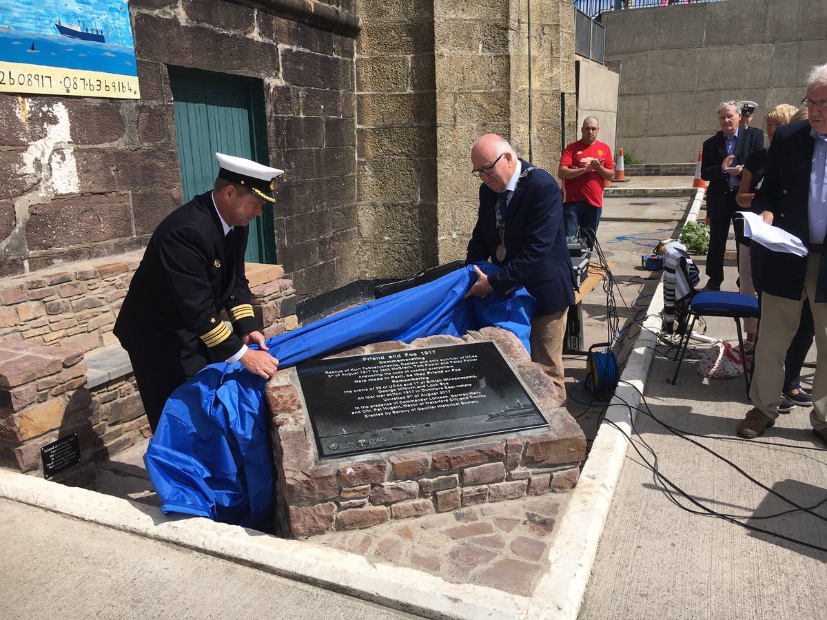 FriendnFoe1916's tweet photo. Great turn out #Commemorative Ceremony #DunmoreEast for #UC44 #GeorgeMilbourn & #LochEye crews attended #German #British Embassy Officials https://t.co/jxeISGRaWH