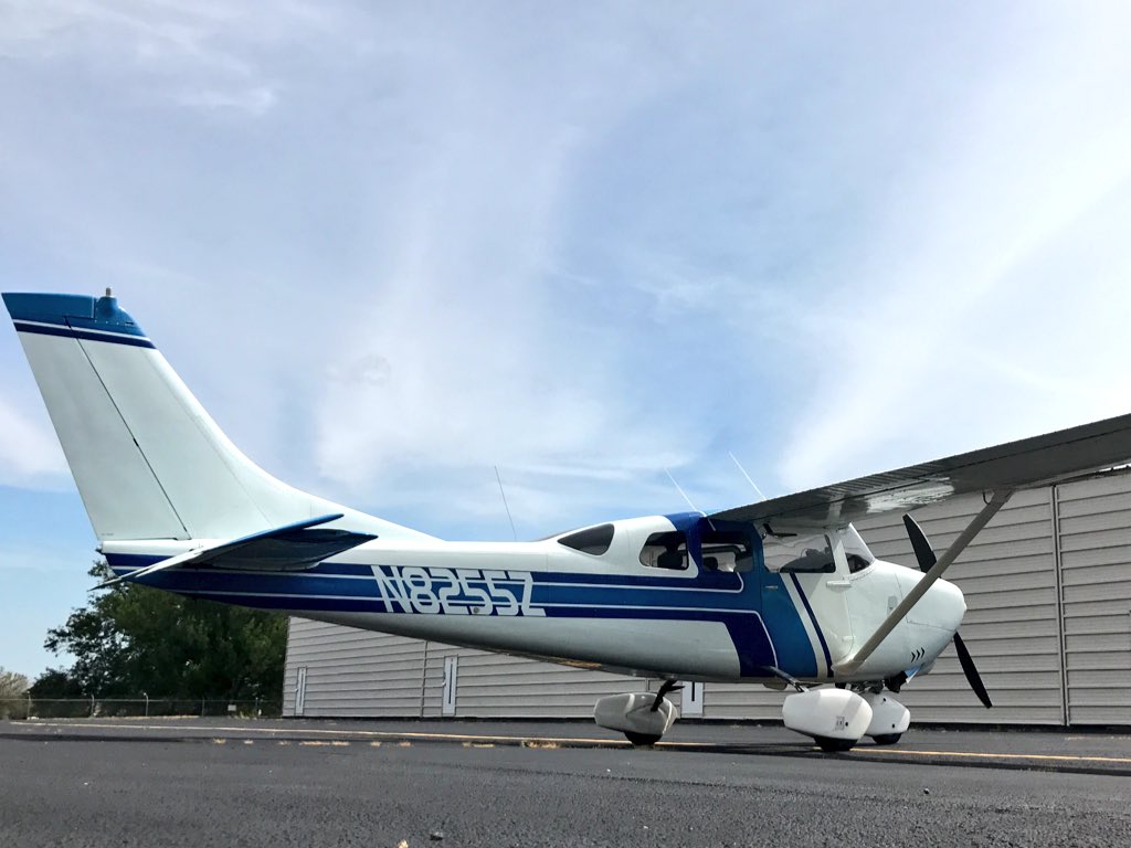 TheChadColby's tweet photo. You can haul 2 @Case_IH #620Quadtrac in a #cessna205 @MPSchmidtAG @maxarmstrong @pencejm @jwolf7447 @efrank587 @heinsite57 @LiveWorkGrowCIA https://t.co/eRF7pnDnrS