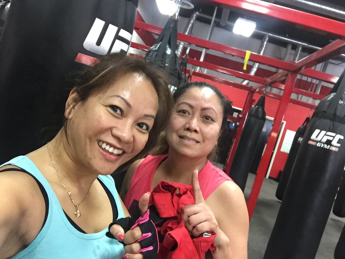 suzzzyT12's tweet photo. Kickin' off our #DRILevelUp with kickboxing @joannaE702 #shesthebest #mymentor #diamondresorts #goteamcancun #DRISummerShowdown https://t.co/1izfWb0y5F