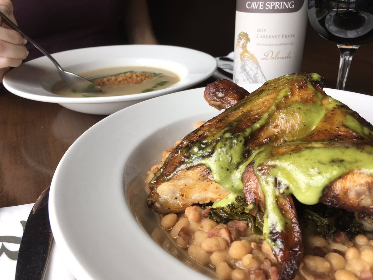 #FoodDayCanada is here!! <a href="/FoodDayCanada/">Food Day Canada</a> check out our slow smoked half chicken 😍🍁😍from Farmer Paul Martin! #CanadaIsFood