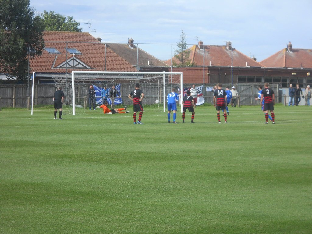 nettydoor's tweet photo. @jarrow_fc Never quite got the rub of #PerthGreen today in a excellent game v @TheCitizensAFC penalty miss costly but gritty performance 0-1 https://t.co/BdNK9WZWkL