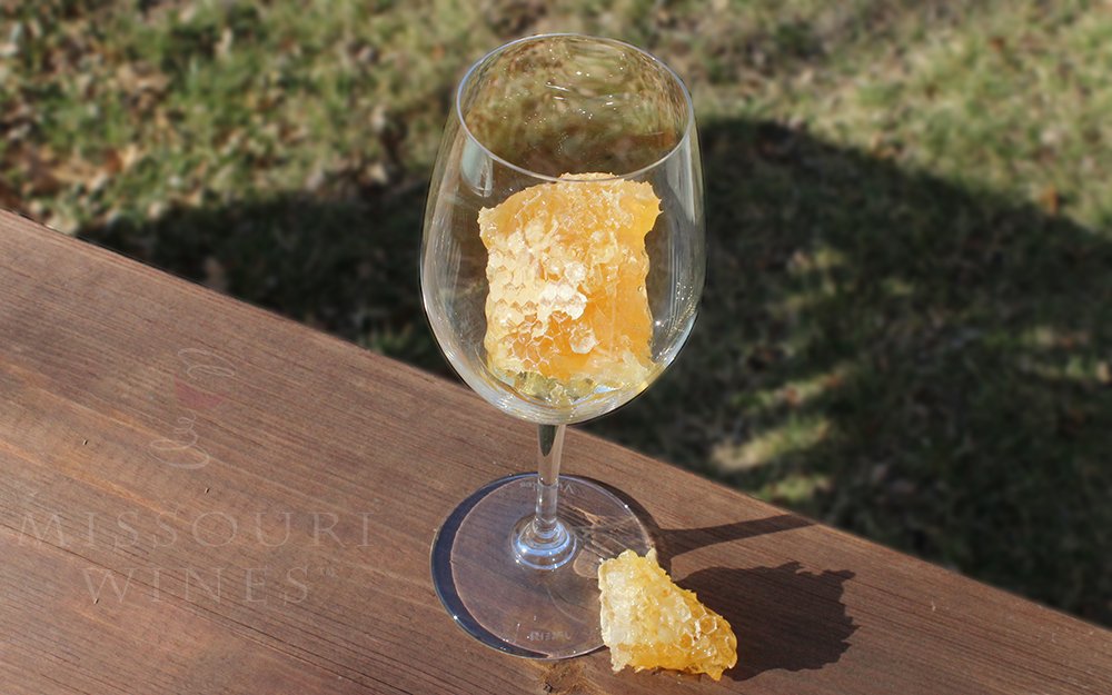 MissouriWines's tweet photo. It's #MeadDay! How much do you know about the oldest fermented beverage? "Meet MO Mead" https://t.co/JGlYj09yrf #MOwine #MOmead #siplocal https://t.co/R08fNNv0Ri