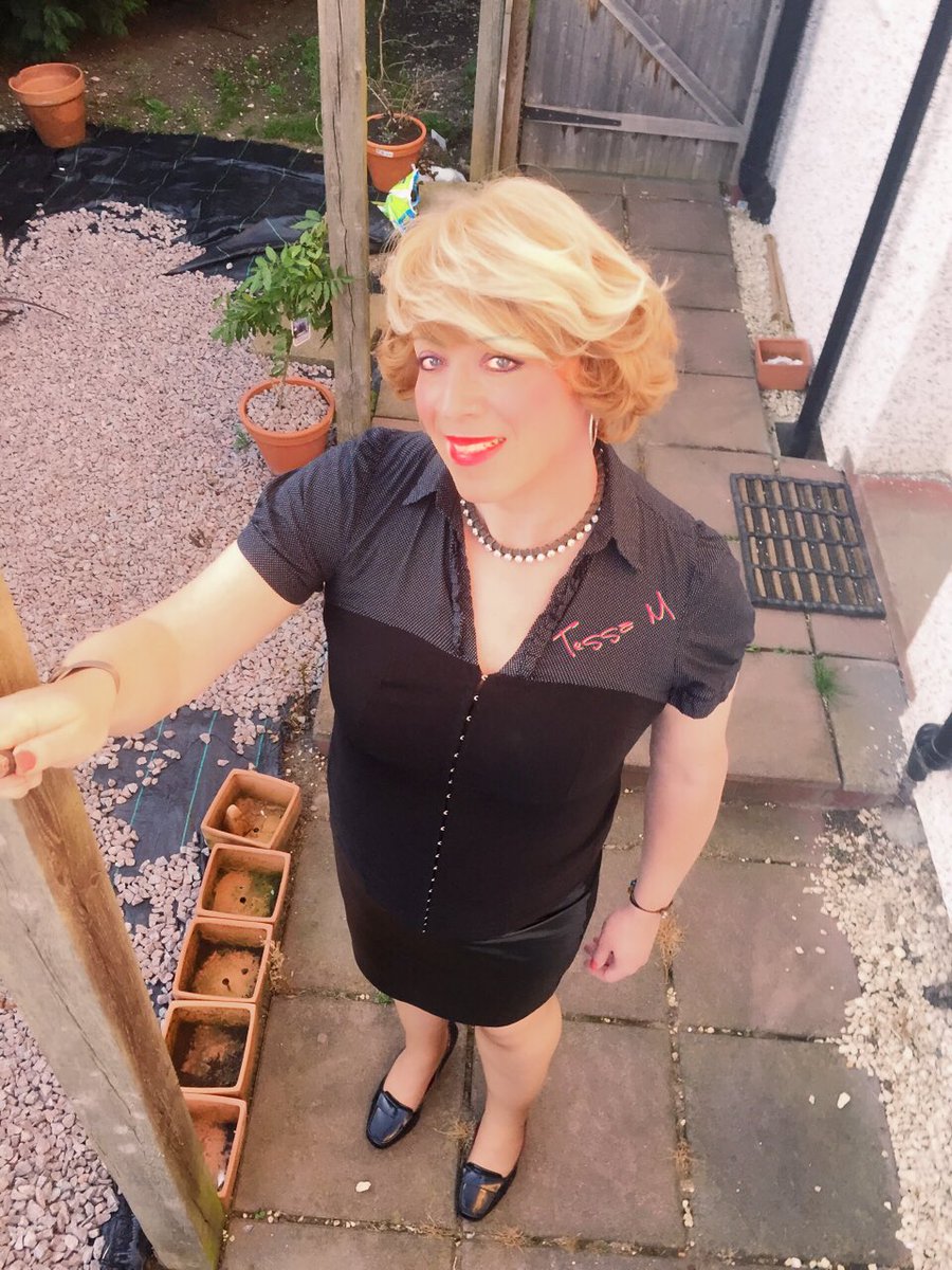 cd_tessa's tweet photo. Hello! #crossdresser #tgirl #girly #girltime #femme #selfie #prettygirl #sexy #DressLikeAWoman #dressup #femaletime #cd #tv #sissy https://t.co/E37CK8ma3F