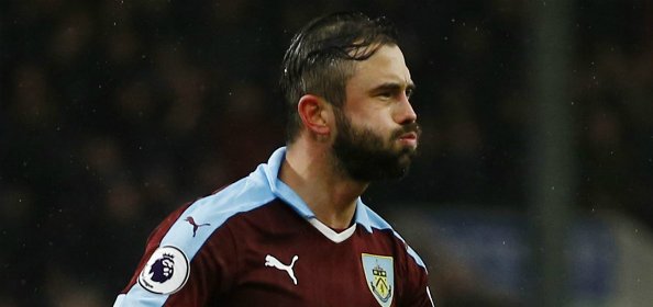 voetbalnieuwsbe's tweet photo. Defour reageert op geruchten over transfer naar Antwerp #antwer #bfc #defour https://t.co/uNLMgyF1lO https://t.co/aeVari4mO5