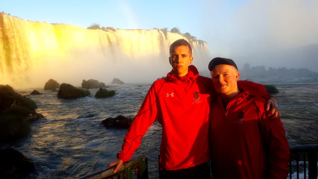BVGSonTour's tweet photo. Iguassu Falls from Brazil #BVGSonTour @BVGS1527 https://t.co/hiWlSLiUct