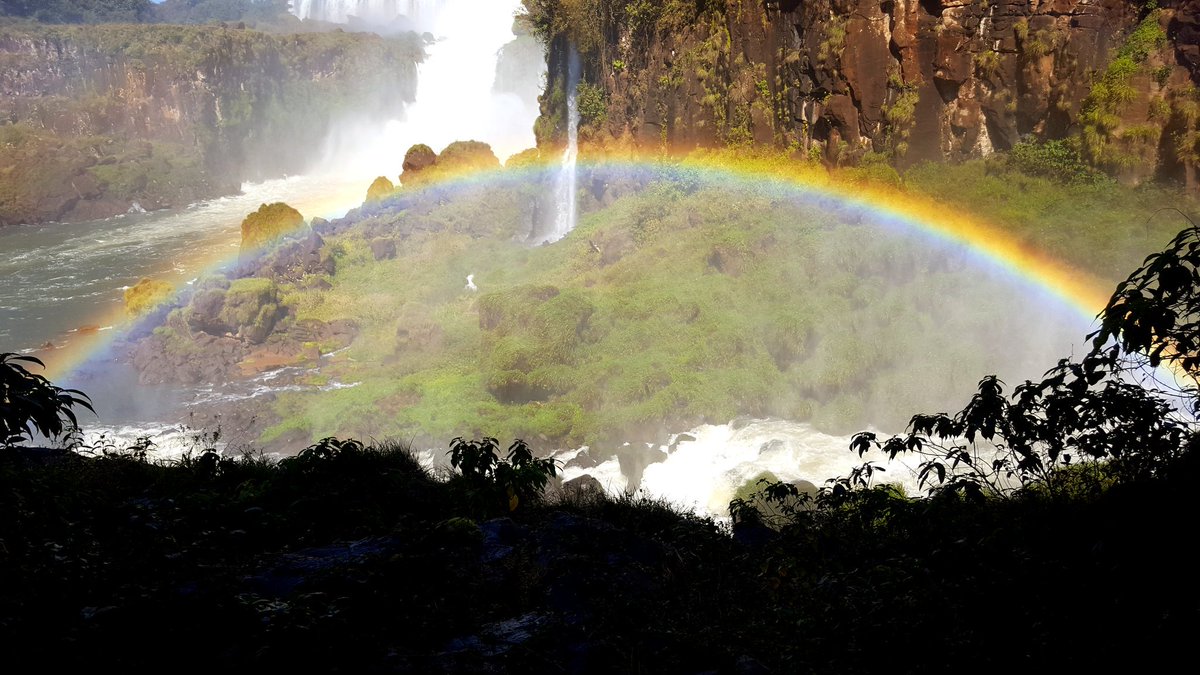 BVGSonTour's tweet photo. Iguassu Falls from Argentina #BVGSonTour @BVGS1527 @cameronwaghorn https://t.co/9zMZY0oPyV