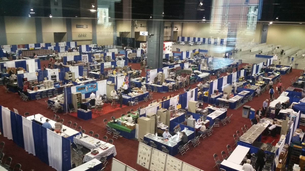 StampSpot's tweet image. StampShow 2017, 10 minutes before closing. #stamps #stampshow #aps @APS_stamps