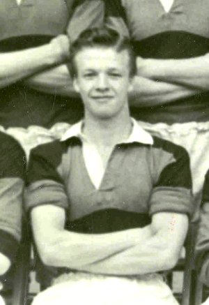 Happy 86th birthday to Glentoran and Northern Ireland legend Billy Bingham. 