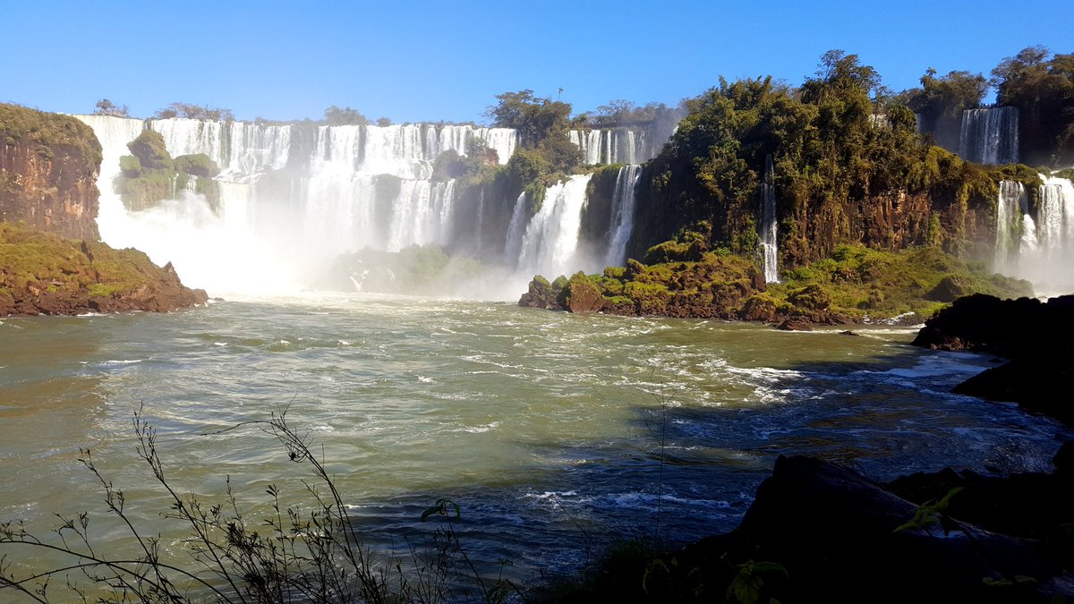 BVGSonTour's tweet photo. Iguassu Falls from Argentina #BVGSonTour @BVGS1527 @cameronwaghorn https://t.co/9zMZY0oPyV