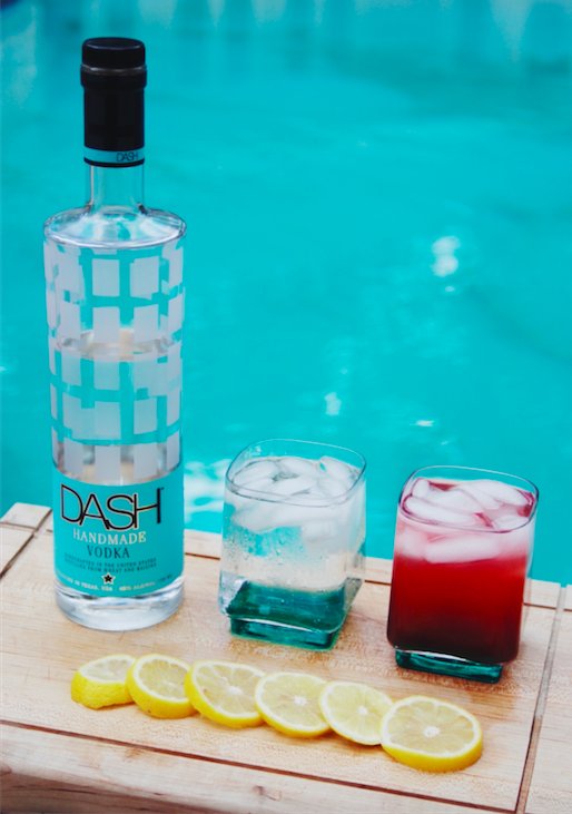 Happy Saturday!!! 🍹🥃🍸
 
#DASHvodka #cocktails #drinks #summer #pool #lemons #tasty #refreshing #TexasMade #TexasProud