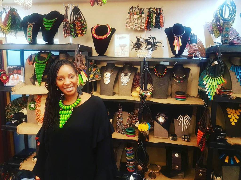 glamafricamag's tweet photo. Spoilt for choice with the fantastic range of fashion accessories by @bevnzinga at #CurlyTreats today! 
Just gorgeous! 
#fashion #africanfa… https://t.co/I38Af91g7F