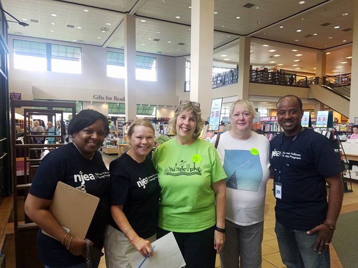 Twenty1Fellows's tweet photo. @Twenty1Fellows #21fellows was out @BNBuzz today along w/ #EC fellow Nikki Baker having great convos w/ current members and retirees! https://t.co/mBwiONyFAT