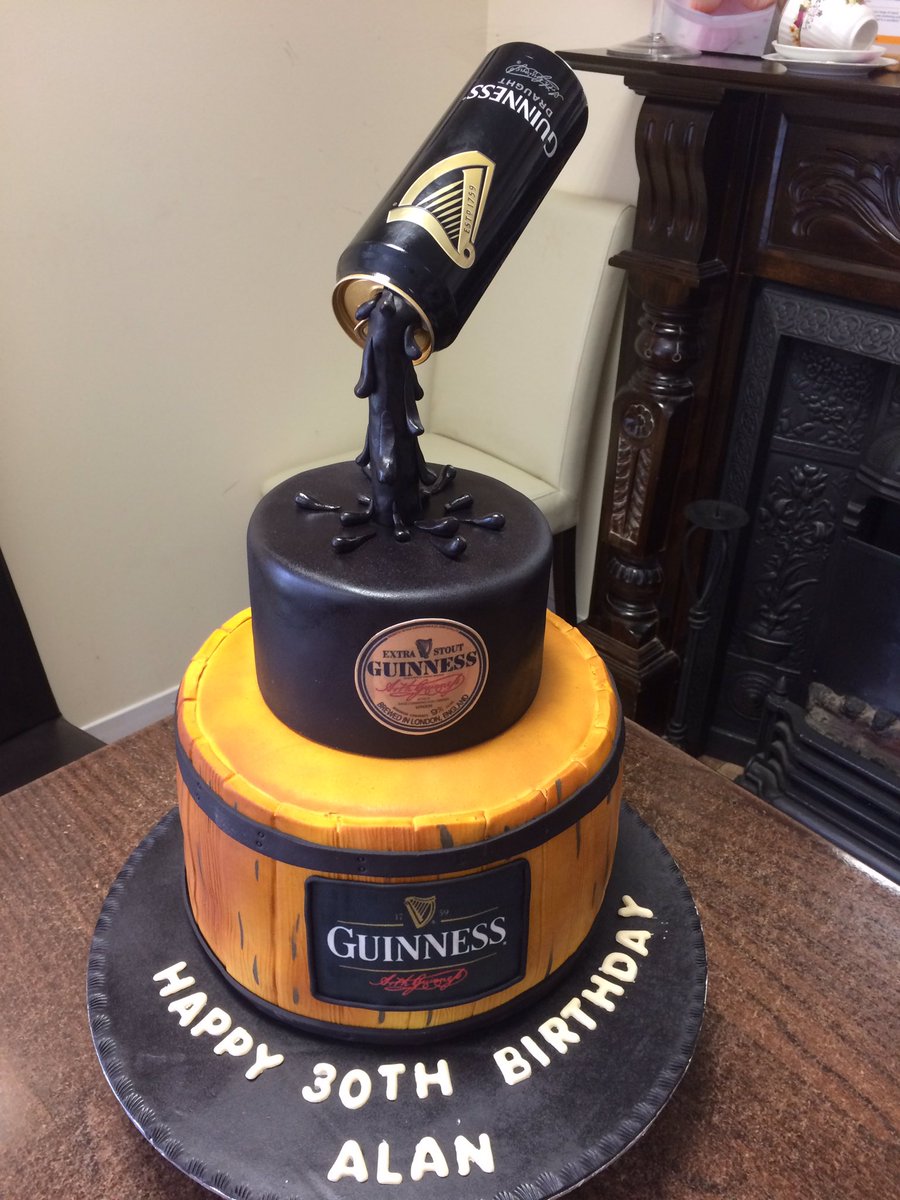 KKCookerySchool's tweet photo. Anyone for a Guinness?? Cake we made today @marymccakes @GuinnessIreland #guinnessbirthdaycake https://t.co/1vReybJ0r8