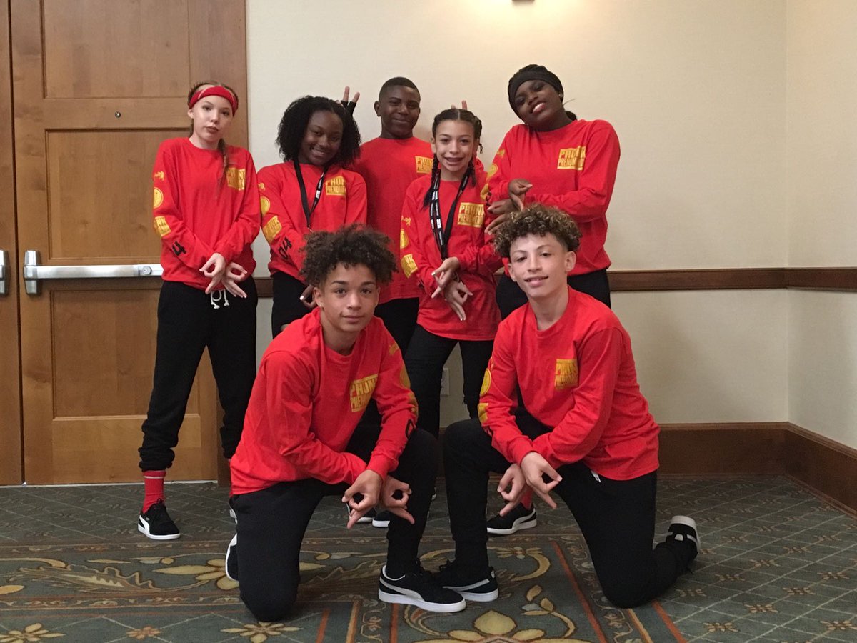 USA VARSITY DIVISION PRELIMS
On stage now: PHUNK ALL-STARZ - Boston,  MA
Next up: ON-CORE - York, PA