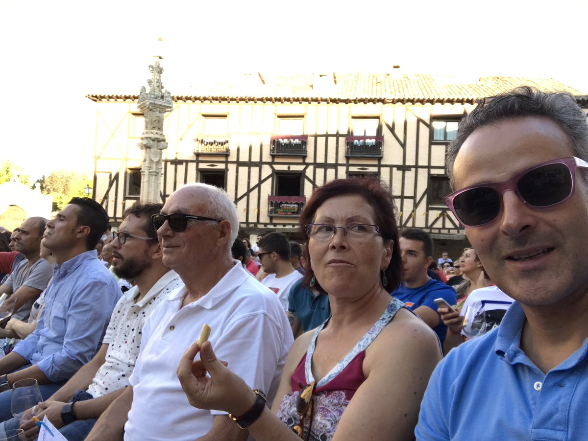 Mplaza33's tweet photo. #catapeñaranda. Disfrutando del vino y del entorno! https://t.co/SN7cKiZSw7