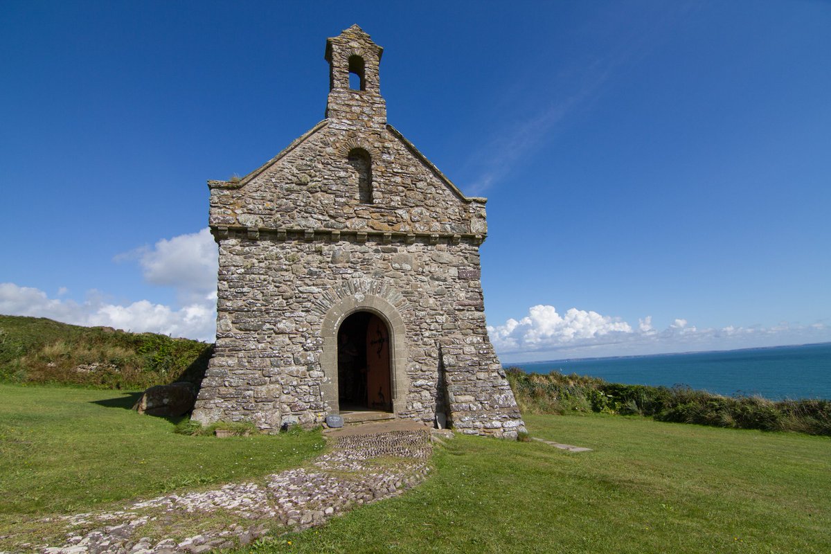 St Nons Chapel, St Davids @Pembs_pics @DerekTheWeather @ITVWales @PembsCoast @lovepembs @ruthwignall @hiddenpembs @behnazakhgar @WalesPhotos