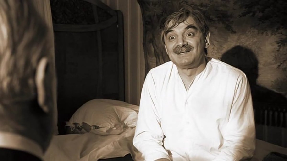 Степан лиходеев мастер и маргарита сериал. Лиходеев в представленном тексте ведет. Директор театра варьете степа лиходеев. Стёпа лиходеев мастер и маргарита. Лиходеев.