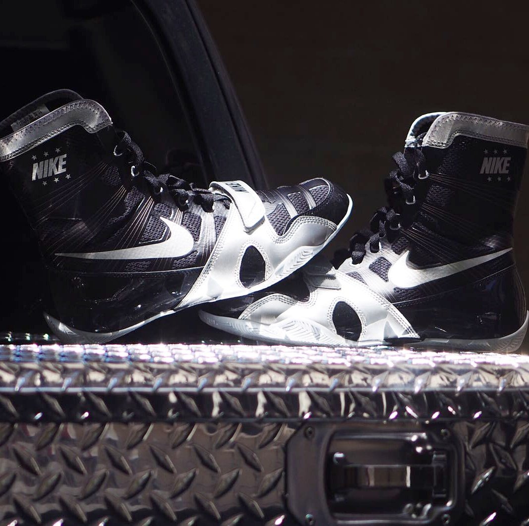 msmfightshop's tweet photo. All sizes in stock on the Black Silver Nike Hyperko boots $159.99. Shop open till 5pm #nikeshoes #nikehyperko #boxing #nikeboxing https://t.co/aNRsaYJ7Nl