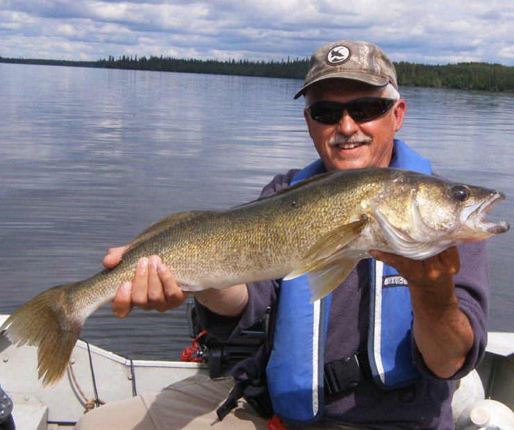 Happy long weekend everyone! Who's going to be spending it out on the lake? #PashaLake #fishing #gonefishing