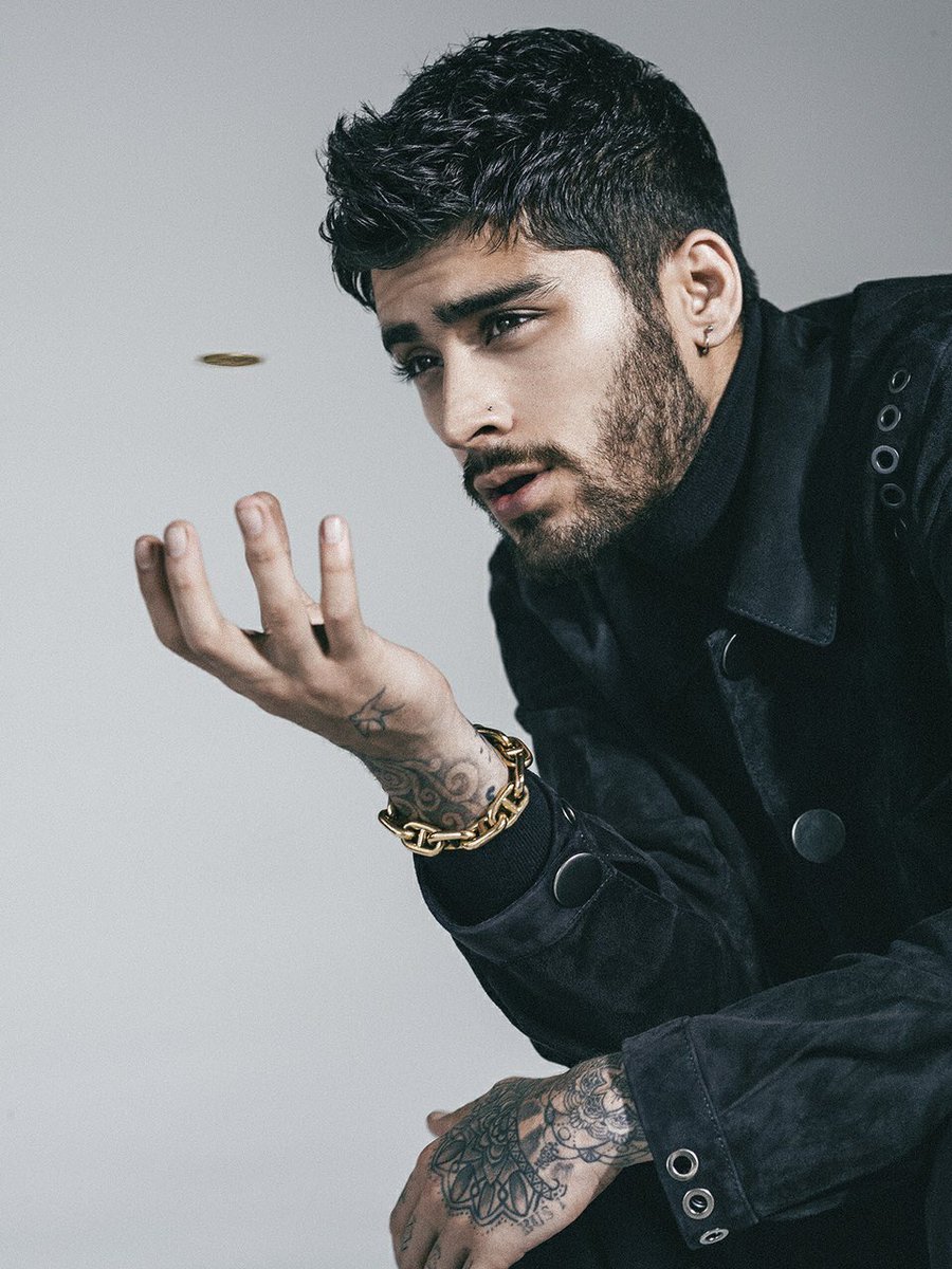erzzzx's tweet photo. I flew around this planet only yesterday, because I am an alien.

#MTVHottest ZAYN https://t.co/n7YH3BdqpX