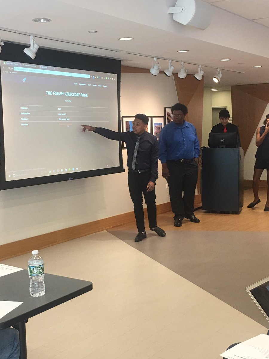 TheKnowledgeHou's tweet photo. Dream Chaser team demoing their video game. Our judges say the game is awesome and so are the beats!!
#DemoDay #JavaScript #bronxtech https://t.co/OquXD474rg