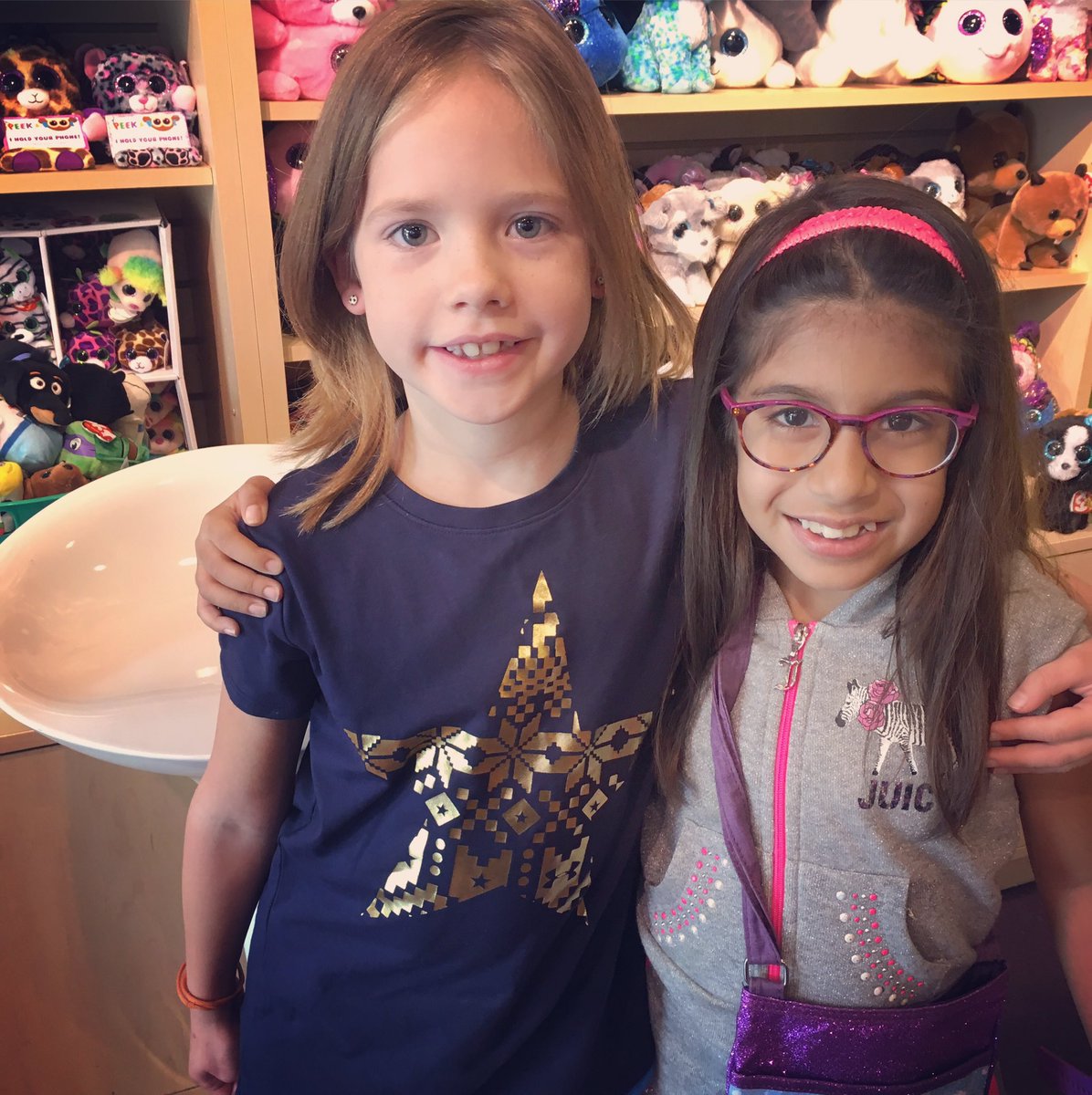 SteffanyBatik's tweet photo. I really hope these two are in class together again this year. Ear piercing success with her moral support in tow 🙂 https://t.co/V3yrYDXfai